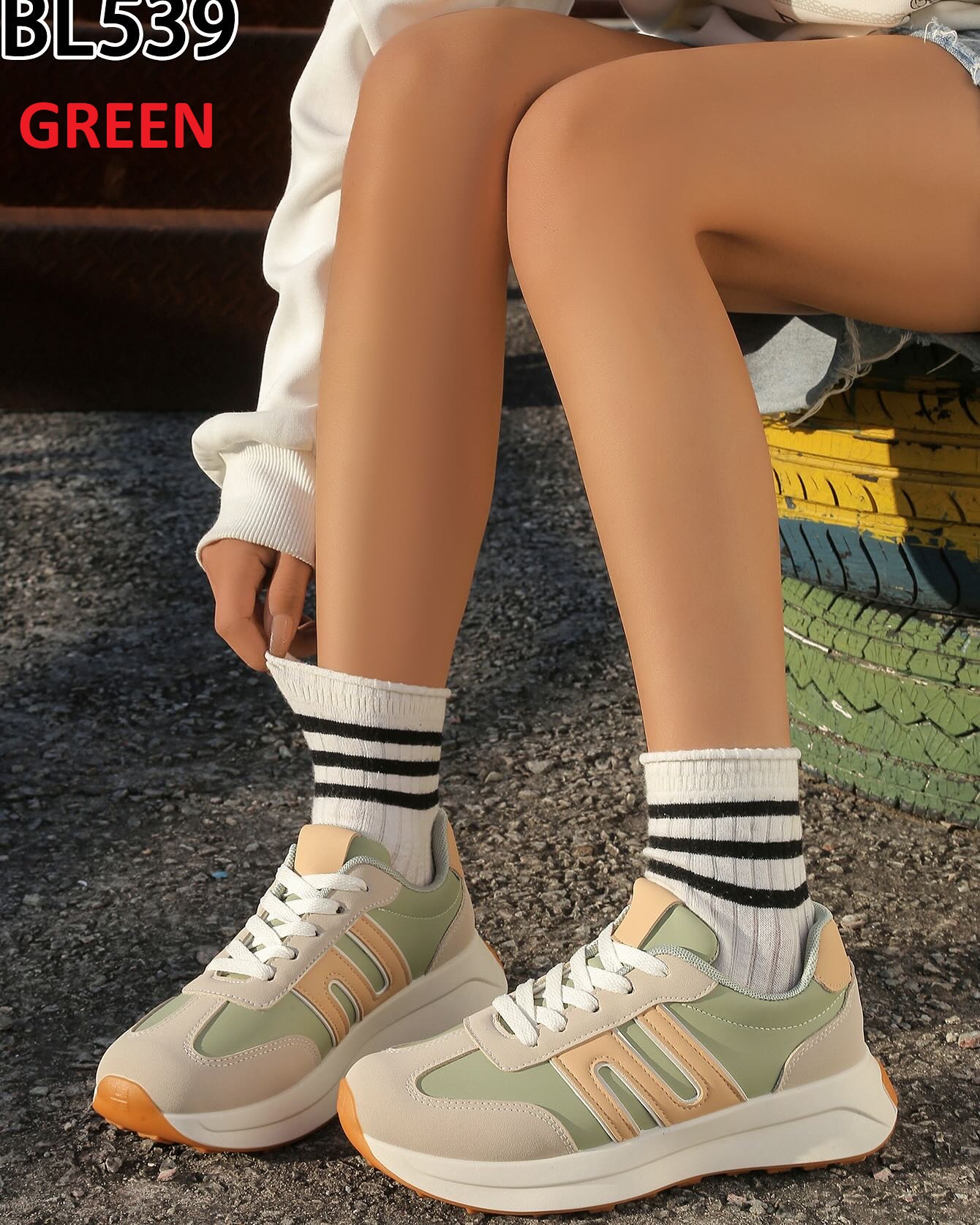 Buty sportowe damskie Roz 36-41 / 12 par 1